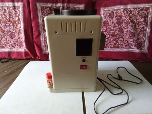 自家焙煎のコーヒー生豆を焼いて、挽いてくれます。取説あります。