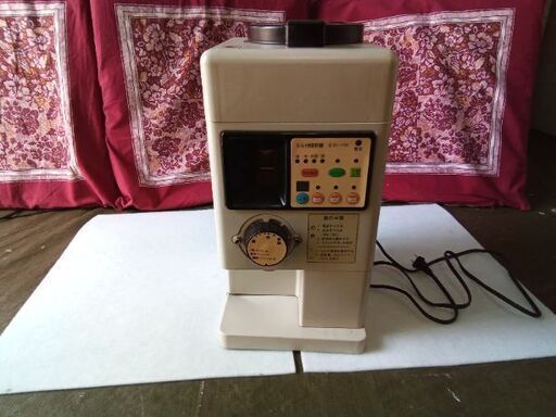 自家焙煎のコーヒー生豆を焼いて、挽いてくれます。取説あります。