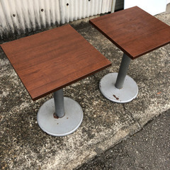 カフェテーブル　テーブル　机　2個　各1200円