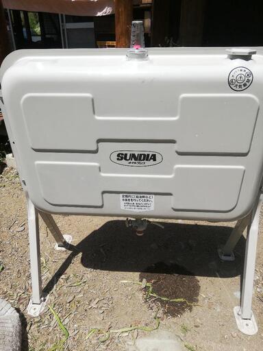 サンダイヤ製のホーム灯油タンク198ℓ式