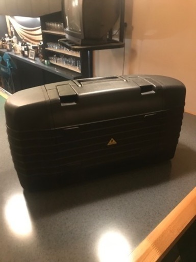 新品　ベリンガー　EUROPORT   EPA１５０　アタッシュケース型ポータブルPAシステム     アンプ　エフェクター　イコライザー