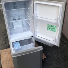 ㉕【税込み】三菱 146L 2ドア冷蔵庫 MR-P15C-S シルバー 18年製 