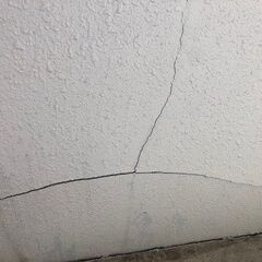 大工工事です駐車場のタイル塀のラスカット大工工事 − 東京都