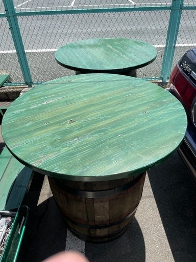 樽のテーブルです