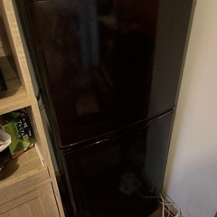【ネット決済】AQUAの冷蔵庫　aqua aqr-141d黒