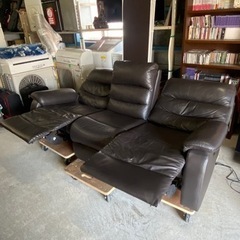 激安!! ニトリ 電動リクライニングソファ ３人掛け レザー製
