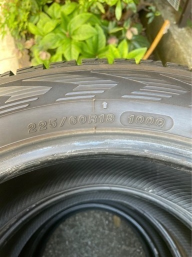 スタッドレスタイヤ 225/60/R18 2019年製 RAV4 ハリアー