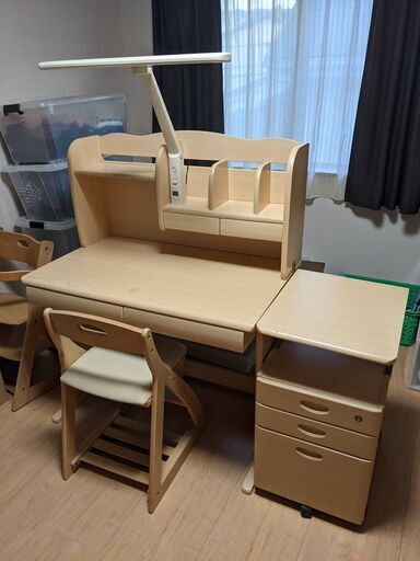 イオン学習机 ワゴン チェアセット 静和ybj製 5 24までのお取り引き Tacco 河内磐船のテーブル 学習机 の中古あげます 譲ります ジモティーで不用品の処分