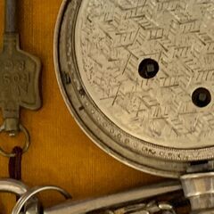 EXCTUSIF　カギ巻き　振り子式　孔雀