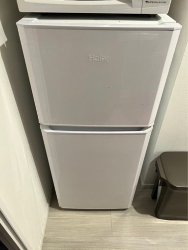 haier 単身用冷蔵庫　121L 17年製　白　jr-121a