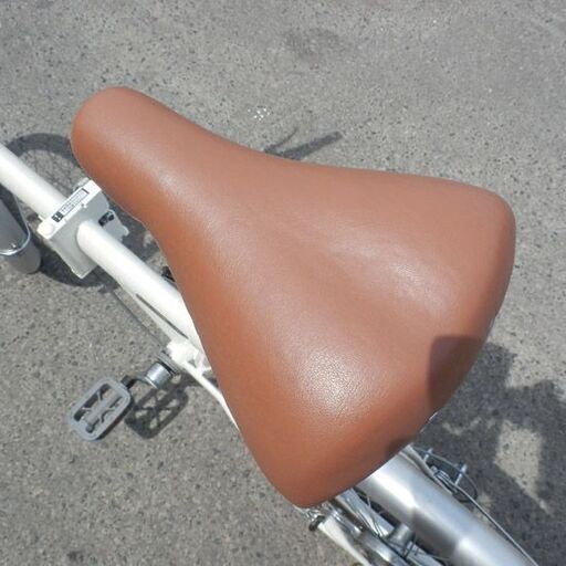 折りたたみ自転車 20インチ ホワイト 6段切替 6段変速 SIMANO SIS