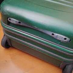 スーツケース　現状渡し　緑色　しっかりしてます