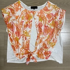 UNTITLEDのオレンジ柄入り薄手白Tシャツ（サイズ2）