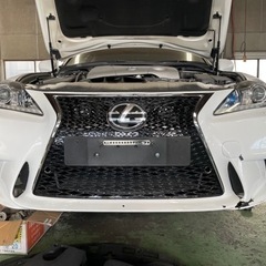 レクサスIS250 IS350 ISF H17.09～GSE20 GSE21 GSE25 Fスポーツ前期 社外 フロントバンパー スピンドルグリル 中古 