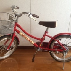 子供用自転車　赤色　補助輪付き