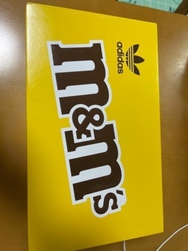 adidas Ｍ＆Ｍ’s 限定コラボスニーカー