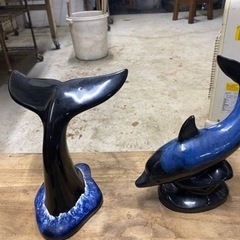 イルカとクジラの置物