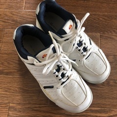 ellesse  スニーカー　　テニススニーカー　