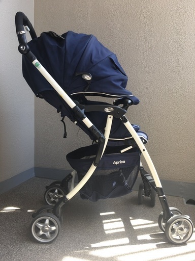 Aprica  アップリカ　ラクーナビッテ