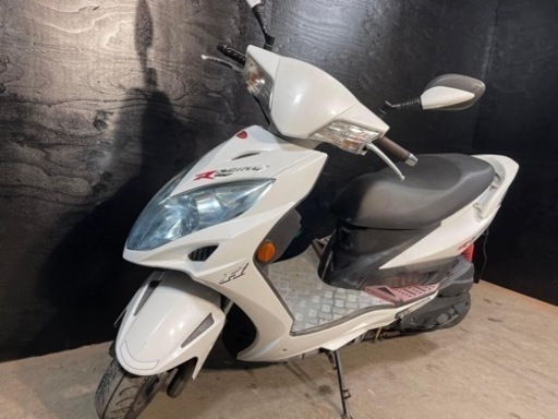 ★お支払総額7.5万円★ KYMCO レーシング125FI 外観人気のレーシング入荷！！ かっこいい！ 4スト、インジェクション♪ 低燃費！ 通勤通学に♪ 関東圏内即日配送可能です！