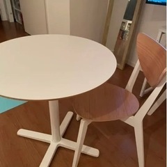 ホワイト　丸テーブル　椅子付き　韓国風　北欧風