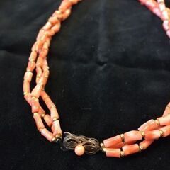 ピンクサンゴ3本ねじりネックレス