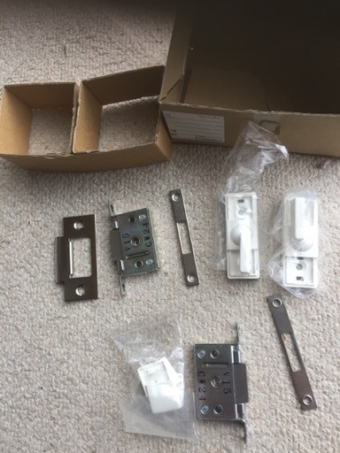 トステム新居勝手口？ドア用鍵部品wm5k-11606