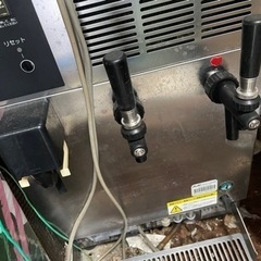 サーバー　焼酎、ビール、炭酸、全てこの一台で可能なサーバーです