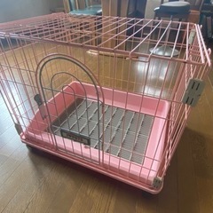 ペットケージ、犬ゲージ　PINK 差し上げます！