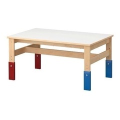 IKEA 子供用テーブル　& 椅子2つ