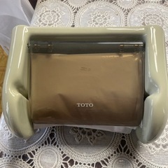 TOTO製　陶器のトイレットペーパーホルダー