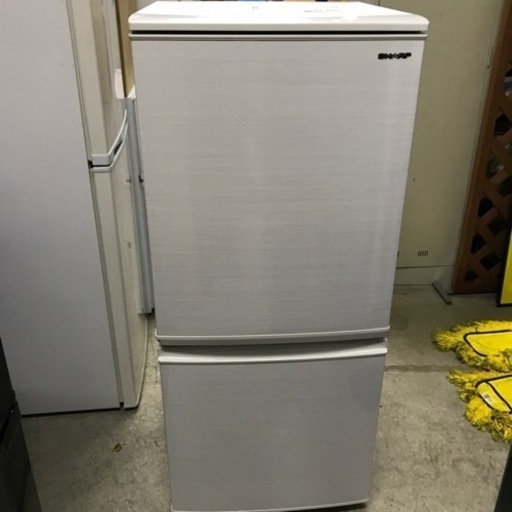 冷凍冷蔵庫　SHARP  137L  2020年製