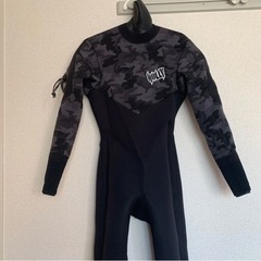 ウェットスーツ　サーフィン　ドライスーツ