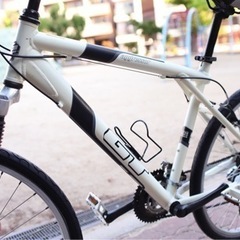 ブランドスポーツ自転車ーGT