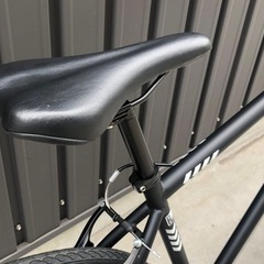 新品☆ファッションカラークロスバイク シークコード700 マットブラック