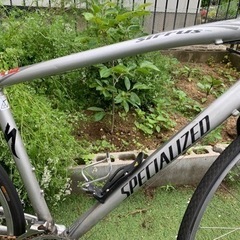 人気車種　クロスバイク　SPECIALIZED elite sirrus 定価10万超え