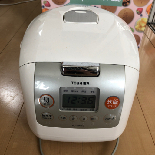 TOSHIBA 炊飯器　5.5合炊き