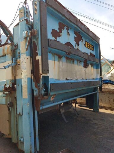 2トン車用荷台のパワーゲート部分だけ切断1.5万円売り売り 2