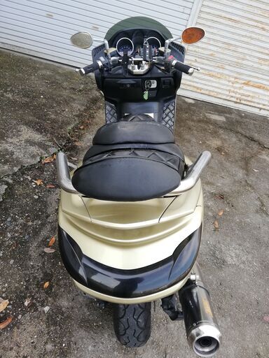 ヤマハのグランドマジェスティ250。エンジンセル始動出来ます。金色の