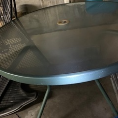 ガーデンテーブルセット（パラソルと椅子4脚付き）