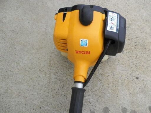 RYOBI(リョービ)エンジン刈払機EKK-26軽々スタート 高出力 RYOBI(リョービ)エンジン刈払機EKK-26軽々スタート 高出力