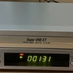 S VHS ビデオカセットレコーダー　Victor HR S600