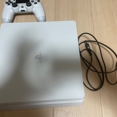 お話中】PS4ホワイト1TB【箱無し、本体、コントローラー、ACケーブルのみ】