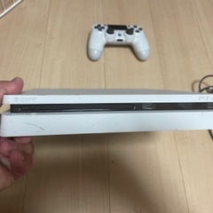 お話中】PS4ホワイト1TB【箱無し、本体、コントローラー、ACケーブルのみ】