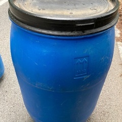 タンク　水貯まります　ドラム缶サイズ