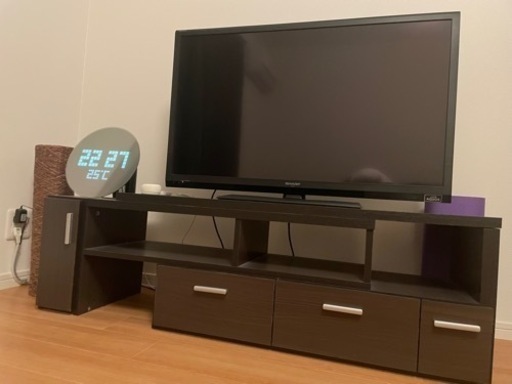 液晶テレビ42型(AQUOS)+テレビボード