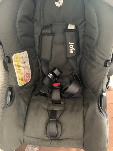 Joie ベビーチェアとisofixベース　お届け可能