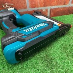 マキタ makita PT353DZ 本体のみ 18V 充電式ピンタッカー【リライズ野田愛宕店】【店頭取引限定】【中古】ITOXX0ZTS0Q2 マキタ makita PT353DZ 本体のみ 18V 充電式ピンタッカー【リライズ