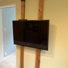 液晶テレビ40インチ　脚なし　DIY壁掛けできます