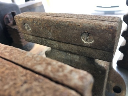 中古品 125ミリ ベンチバイス(万力)